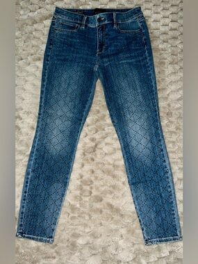 WHBM White House Black Market NWT Size 6 Skinny Ankle Mid Rise Embellished Jeans